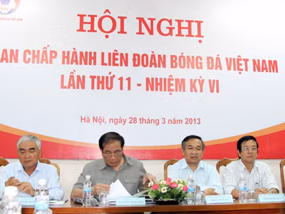 Kế hoạch công bố ứng viên chức chủ tịch VFF thay ông Nguyễn Trọng Hỷ (thứ hai bên trái) liên tục bị hoãn lại ảnh VSI 