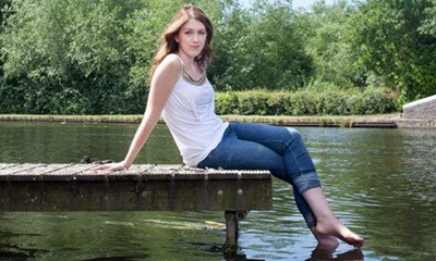 Nữ nhà văn Samantha Shannon. Nữ nhà văn Samantha Shannon