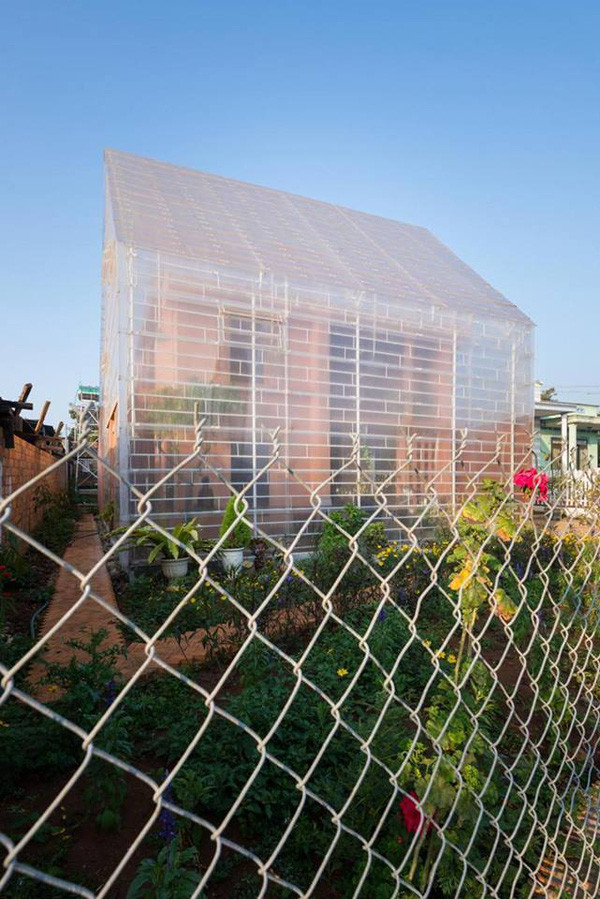 Ngôi nhà tồi tàn bỏ hoang 20 năm đẹp ngỡ ngàng sau cải tạo ảnh 4