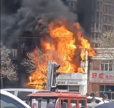 Hình ảnh được cho là hiện trường vụ cháy. (Ảnh: QQ) Hình ảnh được cho là hiện trường vụ cháy. (Ảnh: QQ)