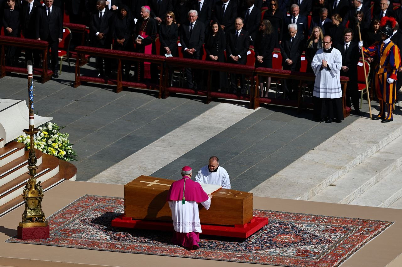 Linh cữu Giáo hoàng Francis. (Ảnh: Reuters) Linh cữu Giáo hoàng Francis. (Ảnh: Reuters)