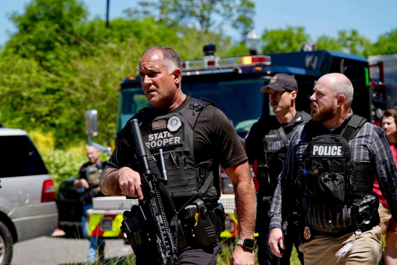 Lực lượng an ninh tại hiện trường. (Ảnh: Reuters) Lực lượng an ninh tại hiện trường. (Ảnh: Reuters)