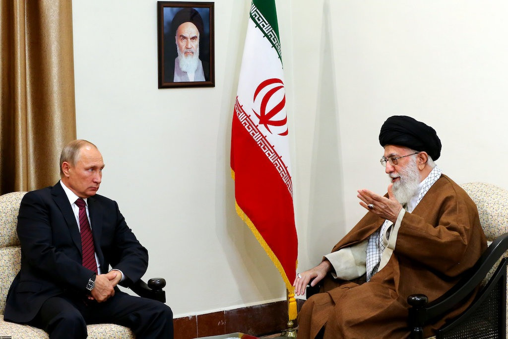 Lãnh tụ tối cao Iran Ayatollah Ali Khamenei và Tổng thống Nga Vladimir Putin. (Ảnh: khamenei.ir)