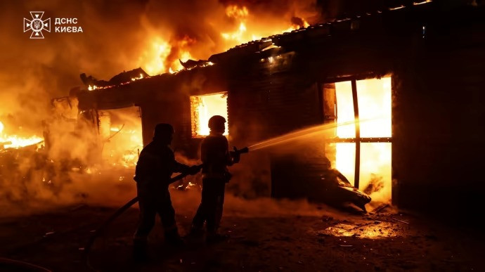 Một số công trình ở Kiev bị hư hại trong cuộc tấn công. (Ảnh: Pravda) Một số công trình ở Kiev bị hư hại trong cuộc tấn công. (Ảnh: Pravda)