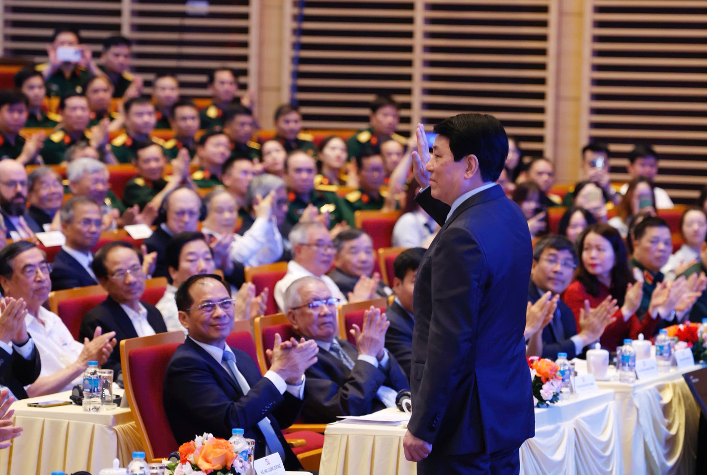 Chủ tịch nước Lương Cường và các đại biểu dự hội thảo. (Ảnh: Như Ý) Chủ tịch nước Lương Cường và các đại biểu dự hội thảo. (Ảnh: Như Ý)