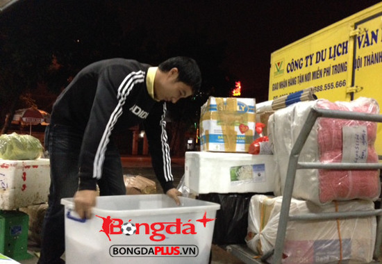 Vượng bắt đầu công việc từ 15h chiều..