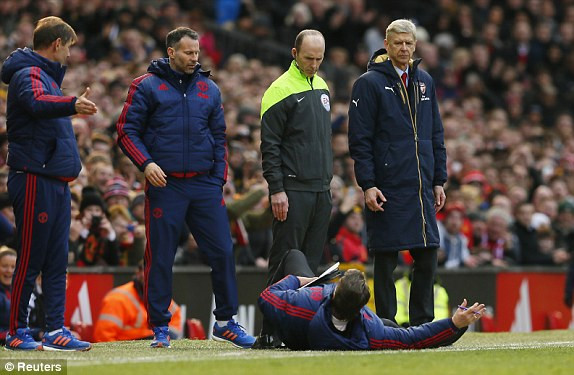 Ngôi sao 18 tuổi tỏa sáng, M.U hạ gục Arsenal ảnh 13