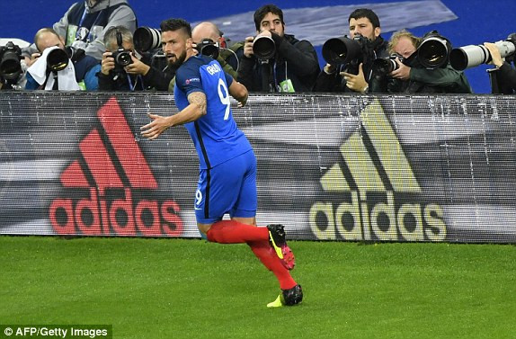 Nhấn chìm Iceland trong 'mưa gôn', Pháp gặp Đức ở bán kết ảnh 14