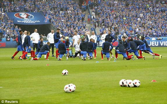 Nhấn chìm Iceland trong 'mưa gôn', Pháp gặp Đức ở bán kết ảnh 3