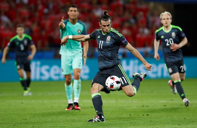 Ronaldo và Nani đưa Bồ Đào Nha vào chung kết ảnh 19