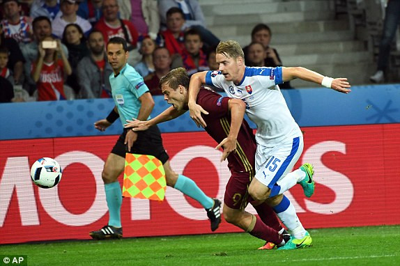 Nga vs Slovakia (1-2): 'Gấu Nga' ngã kềnh ảnh 22