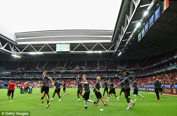 Xứ Wales nối dài kỳ tích, Bale hẹn Ronaldo ở bán kết ảnh 7