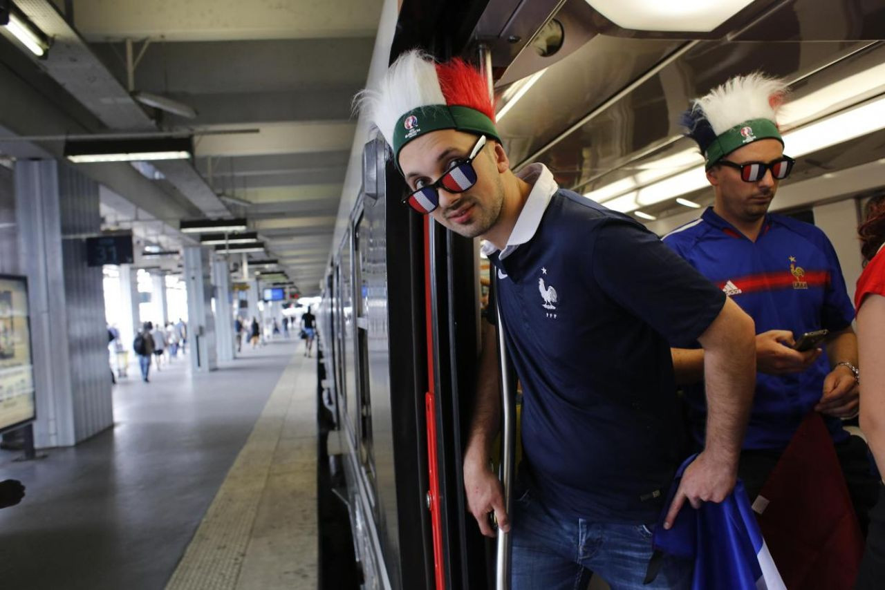 Lễ khai mạc rực rỡ sắc màu của EURO 2016 ảnh 13