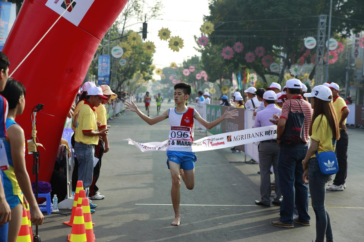 Tưng bừng đua tài Việt dã Tiền Phong ảnh 56