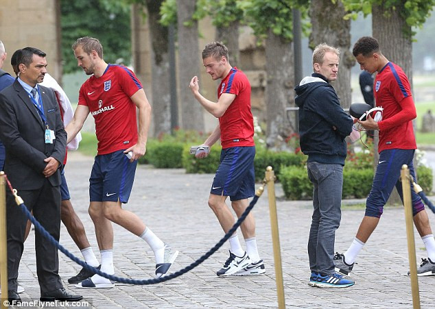 TRỰC TIẾP EURO: Hungary gieo sầu cho Áo ảnh 23