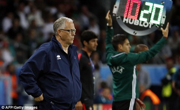 Ronaldo 'tịt ngòi', Bồ Đào Nha chia điểm với Iceland ảnh 20