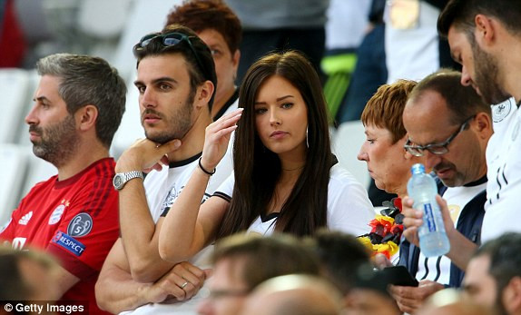 Hạ Italia ở loạt 'đấu súng', Đức lấy vé vào bán kết ảnh 12