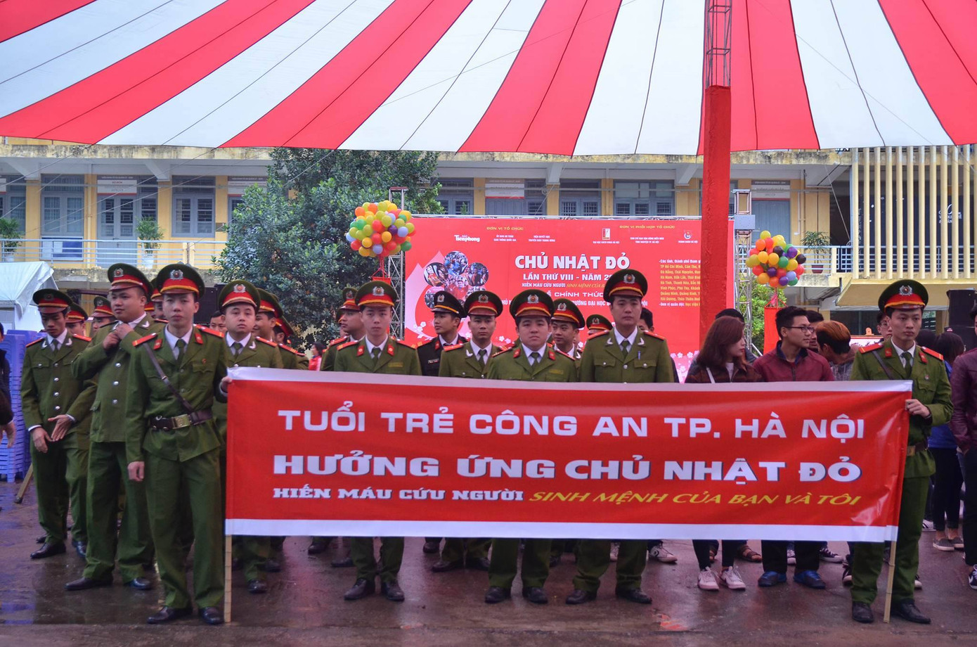 Chủ Nhật Đỏ 2016 đã tiếp nhận 11.763 đơn vị máu ảnh 104