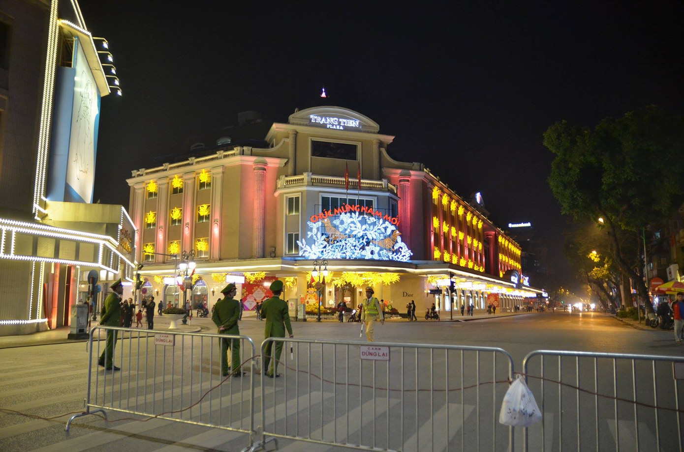 Cả nước tưng bừng đón năm mới Bính Thân 2016 ảnh 51