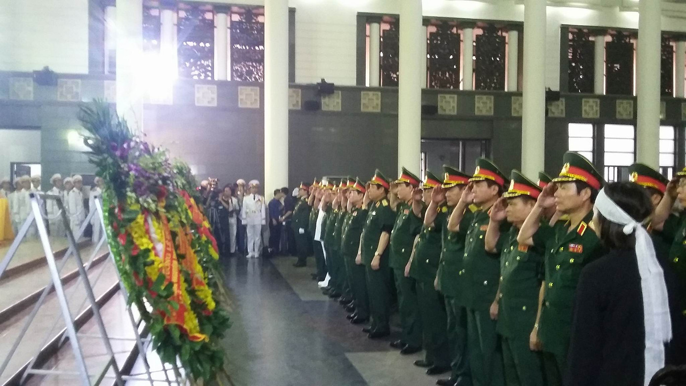 Hàng nghìn người đội mưa tiễn biệt 9 liệt sĩ CASA-212 ảnh 53