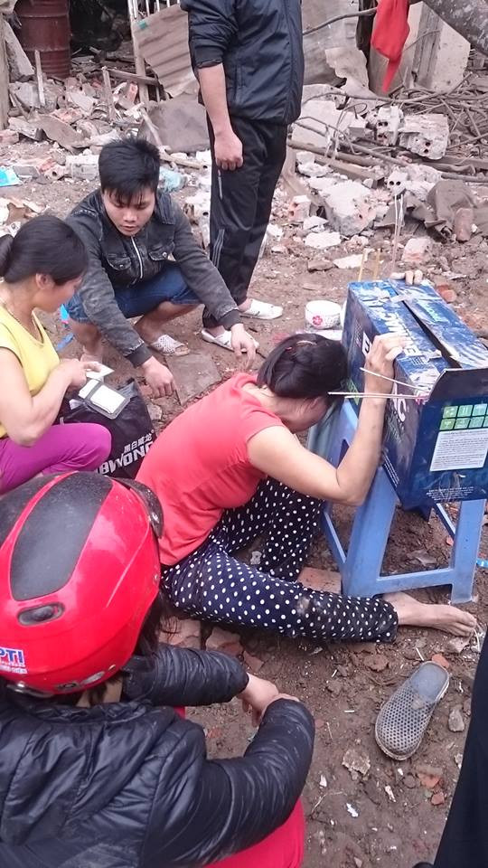 Đau lòng cảnh vợ nạn nhân vụ nổ lớn ở Hà Đông ảnh 1