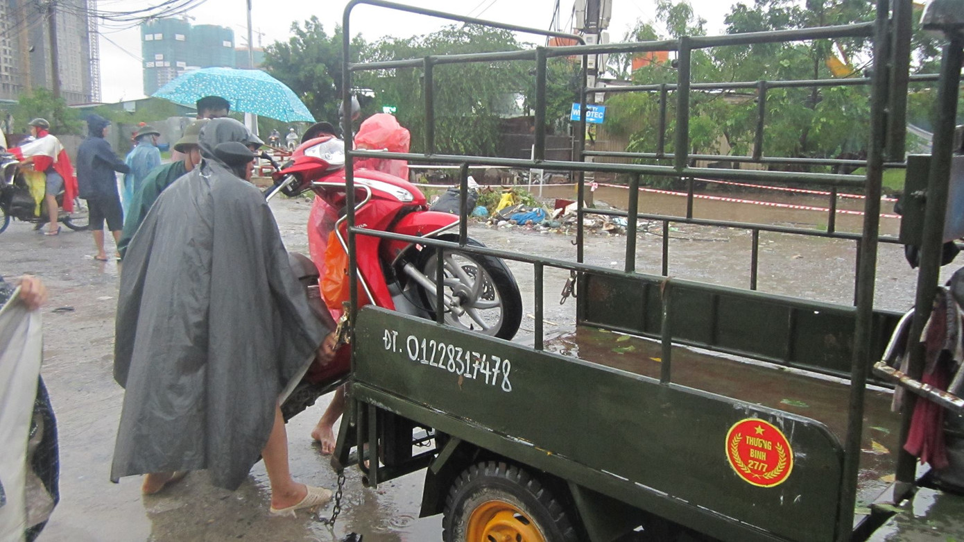 Bão số 3 vào Hà Nội suy yếu thành áp thấp nhiệt đới ảnh 12