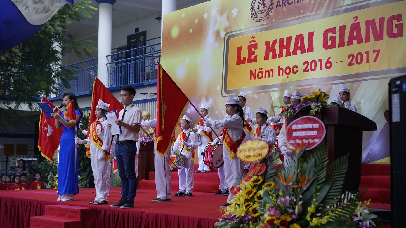 Chủ tịch nước đánh trống khai giảng năm học mới ảnh 26