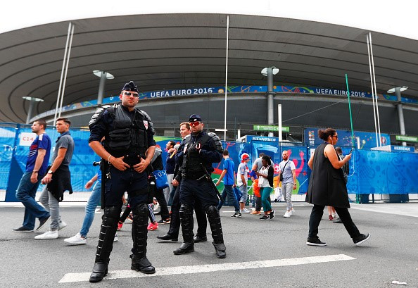 Lễ khai mạc rực rỡ sắc màu của EURO 2016 ảnh 17