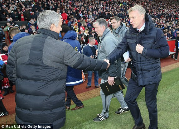 M.U vs Sunderland (3-1): Quỷ đỏ hoan hỉ trong lễ tặng quà ảnh 8