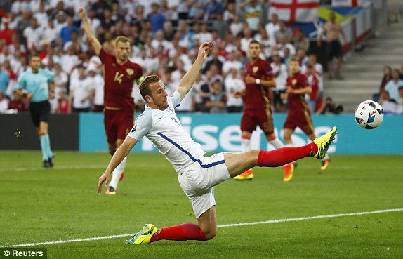 Anh vs Nga (1-1): Cầm vàng lại để vàng rơi ảnh 16