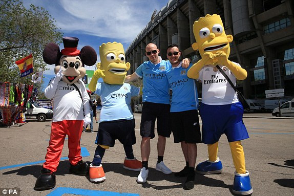 Bàn đá phản đưa Real Madrid vào chung kết ảnh 3