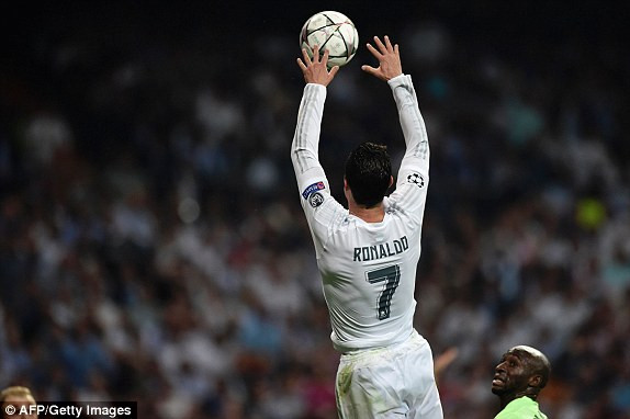 Bàn đá phản đưa Real Madrid vào chung kết ảnh 17