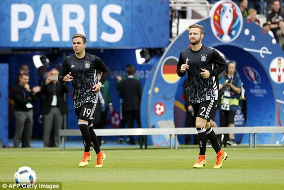 Gomez lập công, Đức giữ vững ngôi đầu ảnh 10