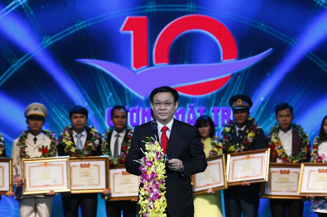 Công bố 10 Gương mặt trẻ Việt Nam tiêu biểu 2015 ảnh 33