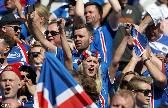 Ronaldo giải cứu Bồ Đào Nha trong cơn mưa gôn ảnh 10