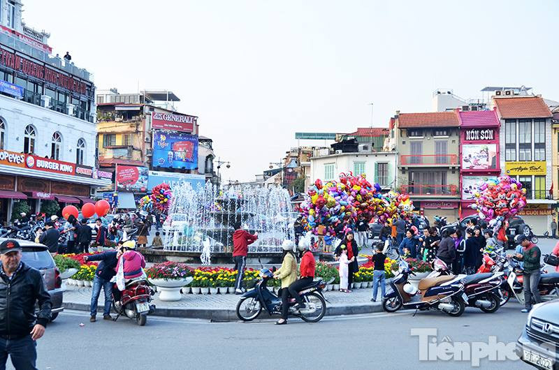 Cả nước tưng bừng đón năm mới Bính Thân 2016 ảnh 60