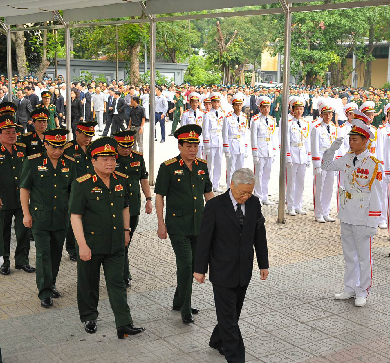 Hàng nghìn người đội mưa tiễn biệt 9 liệt sĩ CASA-212 ảnh 49