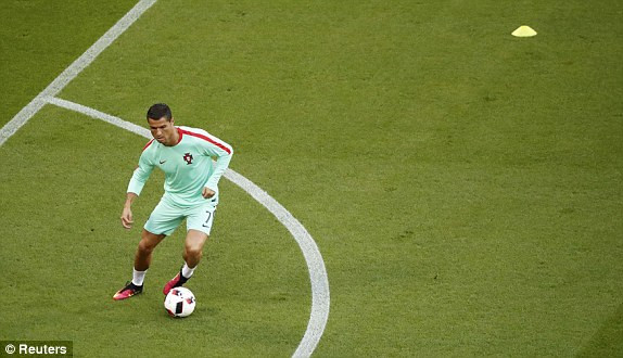 Ronaldo và Nani đưa Bồ Đào Nha vào chung kết ảnh 3