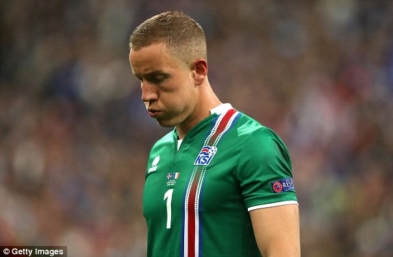 Nhấn chìm Iceland trong 'mưa gôn', Pháp gặp Đức ở bán kết ảnh 23