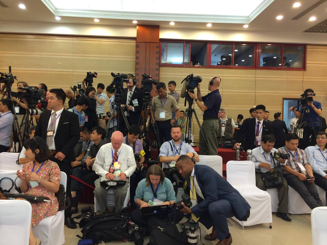 Ông Obama thưởng thức bún chả Hà Nội ảnh 50