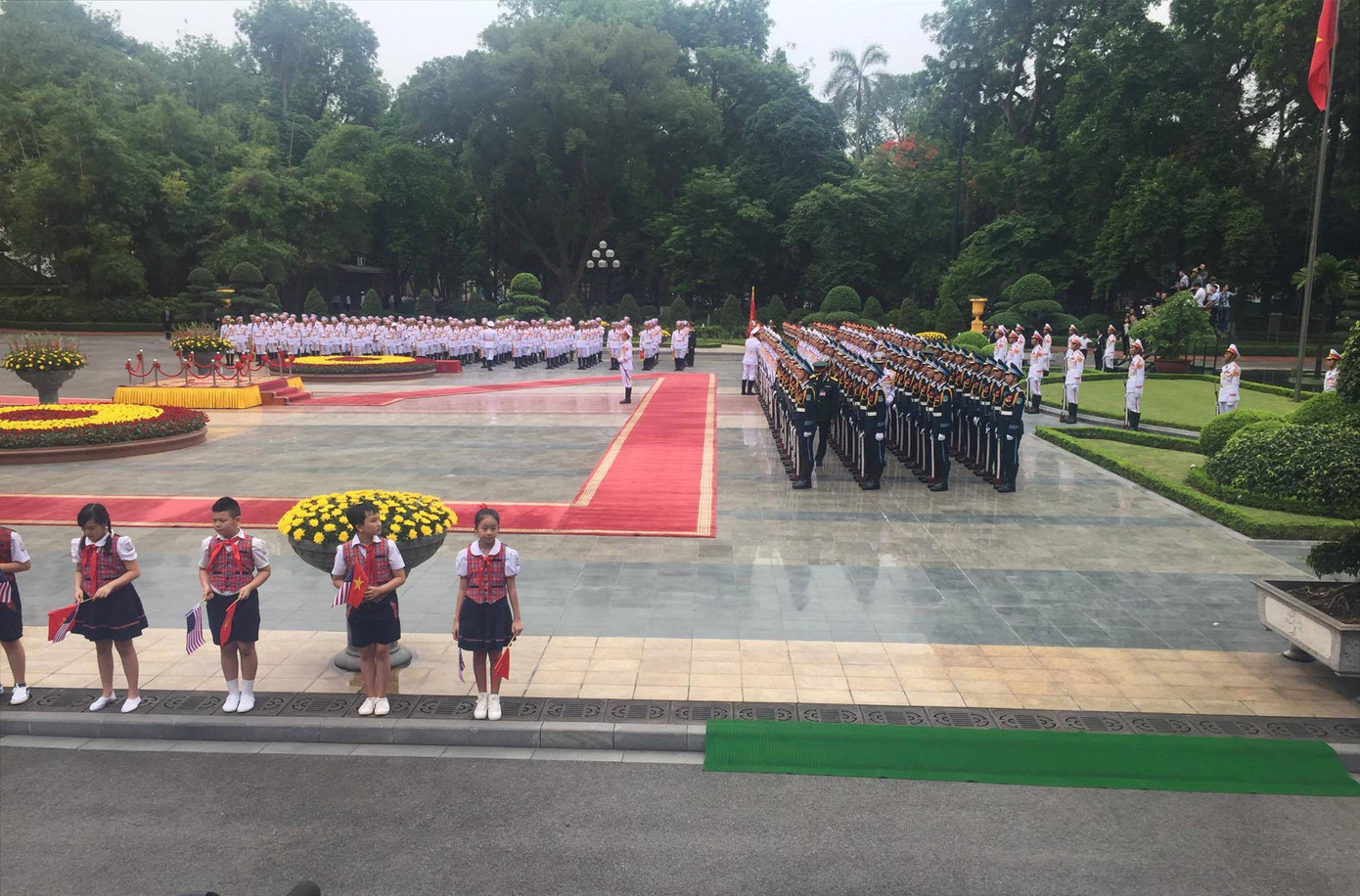 Ông Obama thưởng thức bún chả Hà Nội ảnh 71