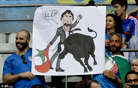 Thua trắng Italia 2 bàn, Tây Ban Nha thành cựu vương ảnh 15