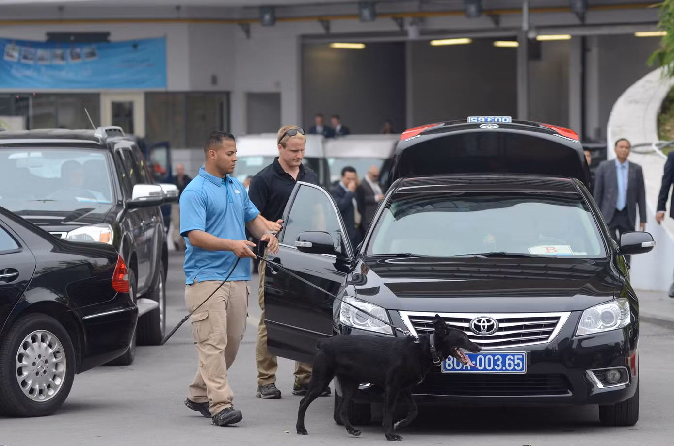 Ông Obama thưởng thức bún chả Hà Nội ảnh 79