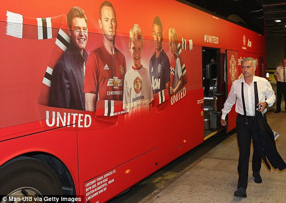 Ibrahimovic giúp M.U đoạt Siêu Cup Anh ảnh 6