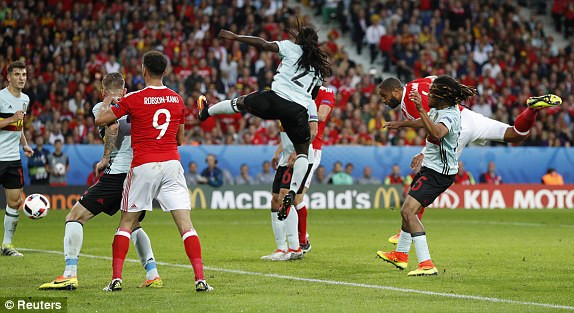 Xứ Wales nối dài kỳ tích, Bale hẹn Ronaldo ở bán kết ảnh 16