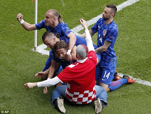 Ba Lan vs Bắc Ireland (1-0): Milik làm nên tất cả ảnh 18