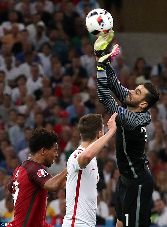 Bồ Đào Nha vào bán kết sau loạt 'đấu súng' nghẹt thở ảnh 21