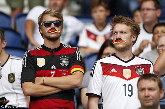 Gomez lập công, Đức giữ vững ngôi đầu ảnh 11