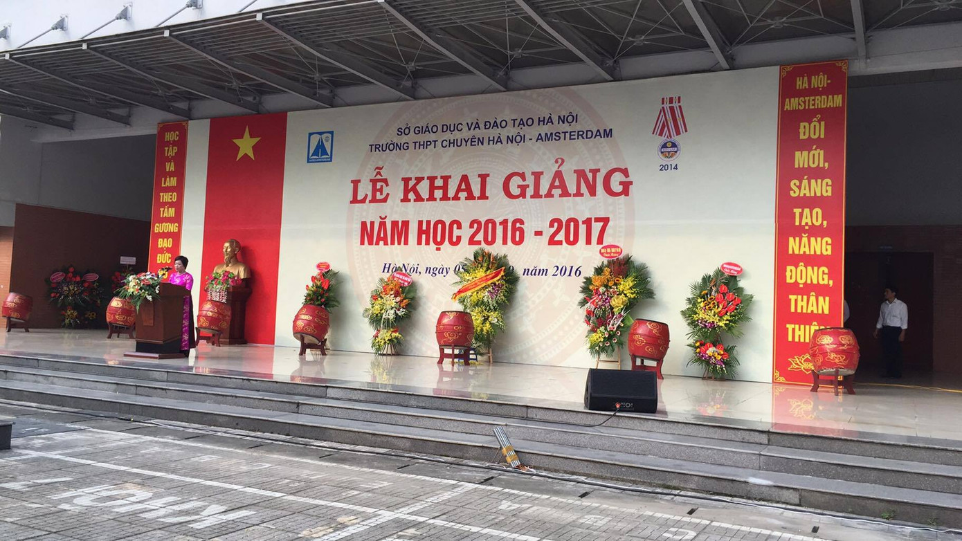 Chủ tịch nước đánh trống khai giảng năm học mới ảnh 41