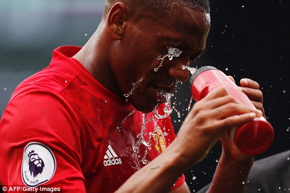 Watford vs M.U (3-1): Đẩy 'Quỷ đỏ' xuống 3 tầng địa ngục ảnh 13